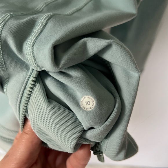EUC Lululemon Define Jacket in Hazy Jade (size 10) - Picture 10 of 10